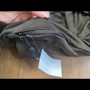 Beyond yoga pocket scarf